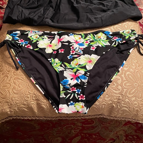 Tankini bathing suit - Picture 6 of 11